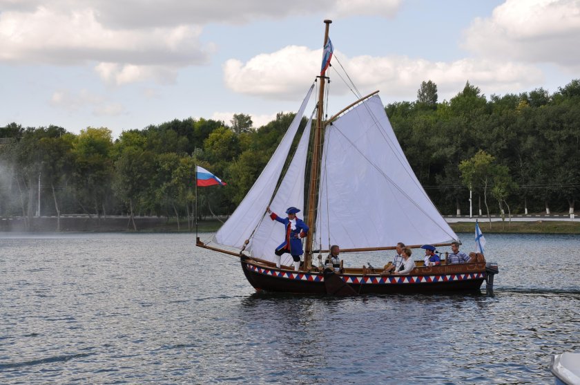 Ботик Петра 1