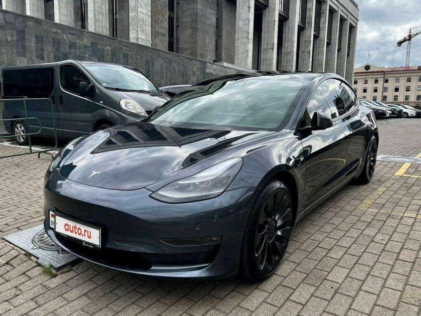 Тесла 3 серая