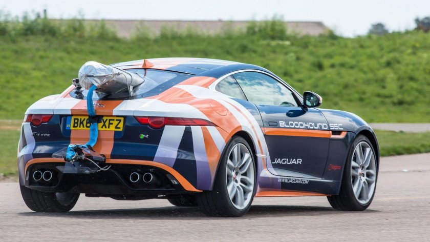 Британский спорткар