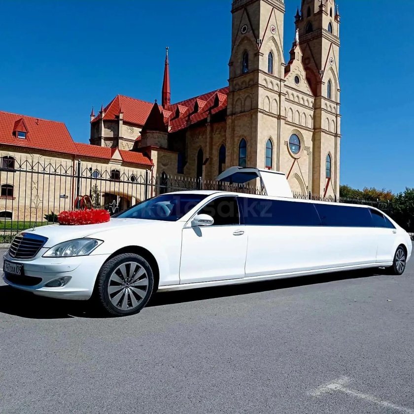 Мерседес лимузин