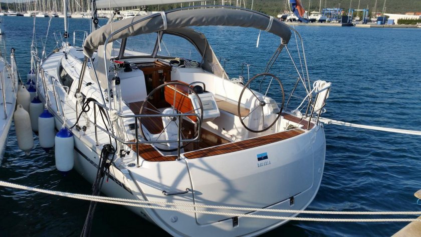 Bavaria 37