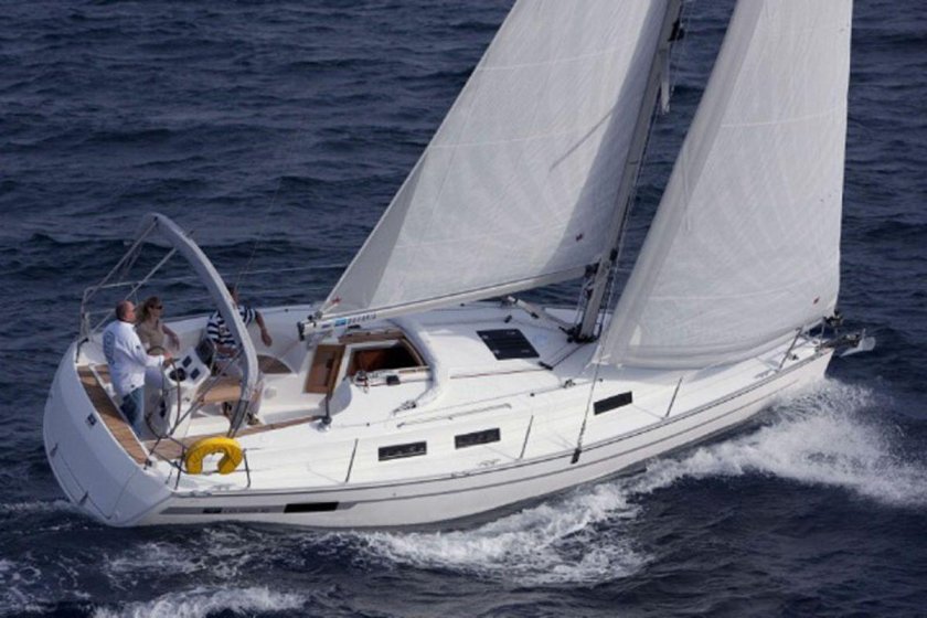 Яхта Bavaria 32