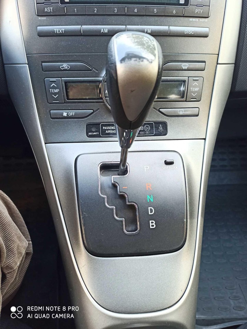 Toyota Corolla 2008 робот