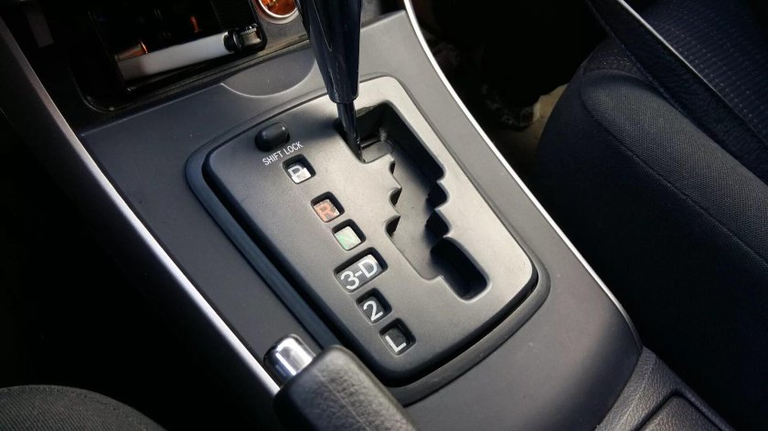 Toyota Corolla 2008 робот