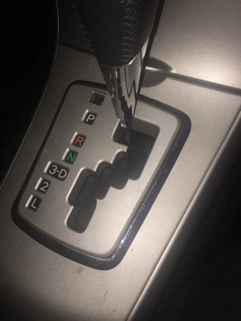 Тойота Королла 2007 робот