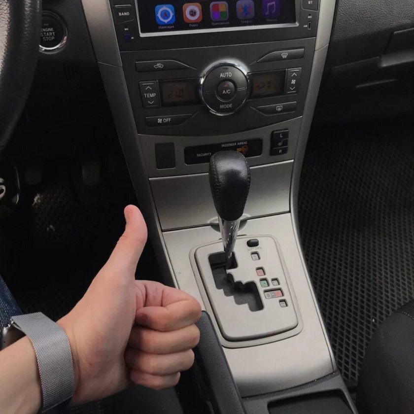 Тойота Королла 2007 робот механика