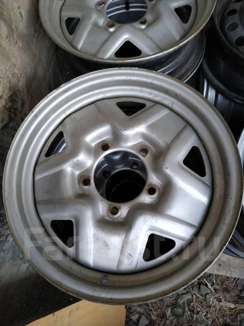 Suzuki Jimny диски штампованные