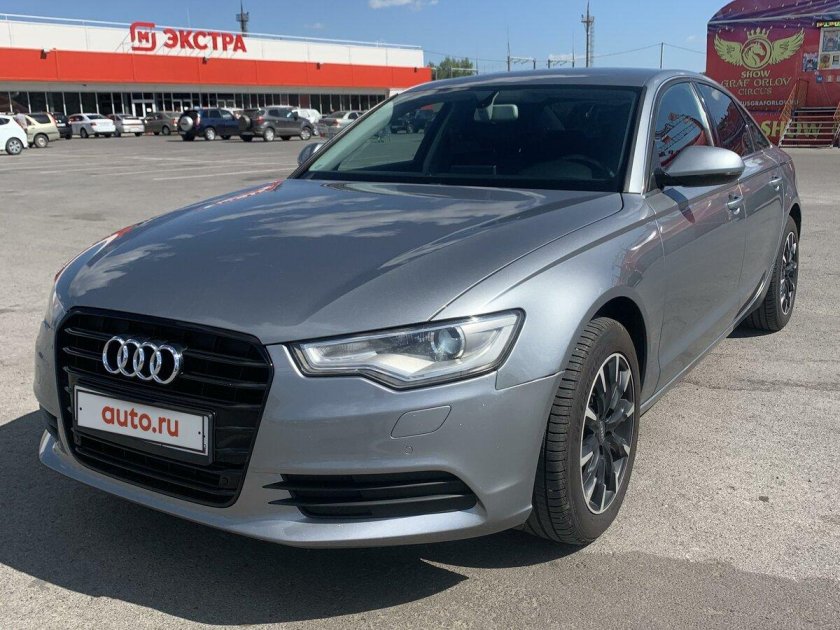 Серебристый Audi a6 IV (c7) 2.0 CVT (180 Л.С.)