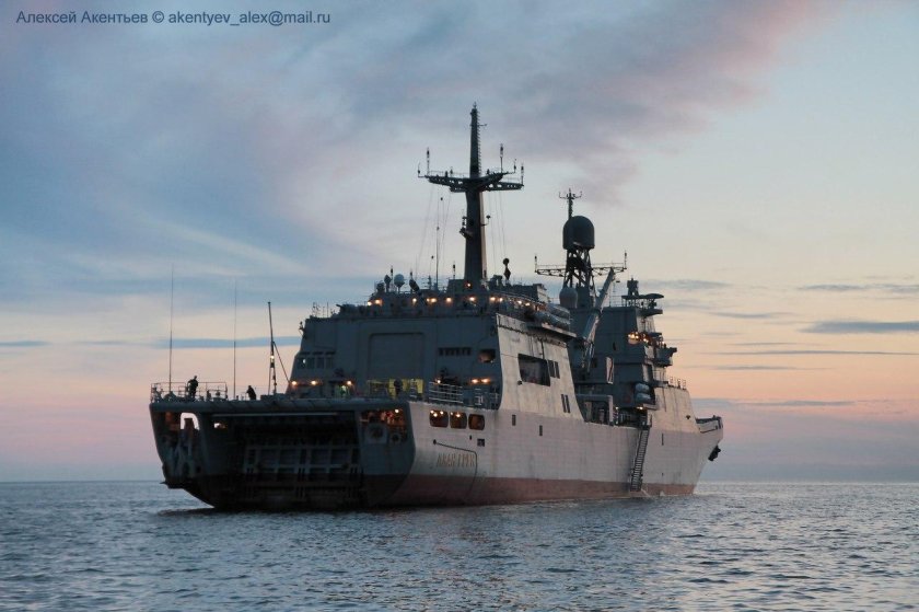 Десантный корабль Иван Грен