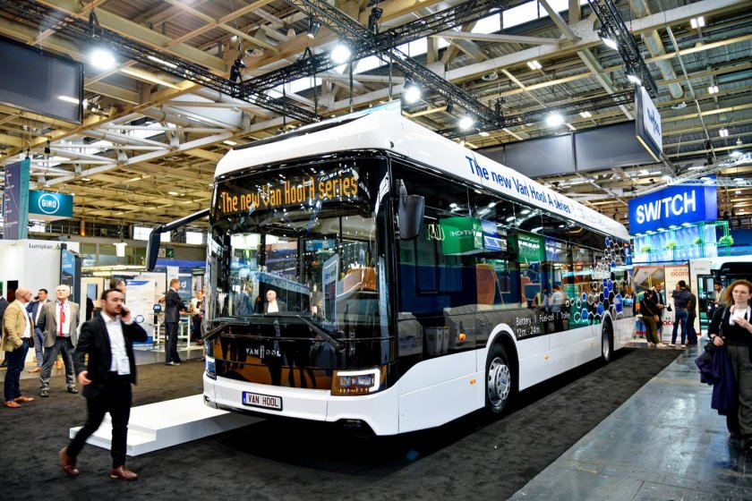 Транспорт автобус