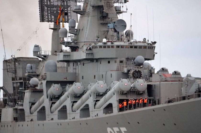 Ракетный крейсер москва