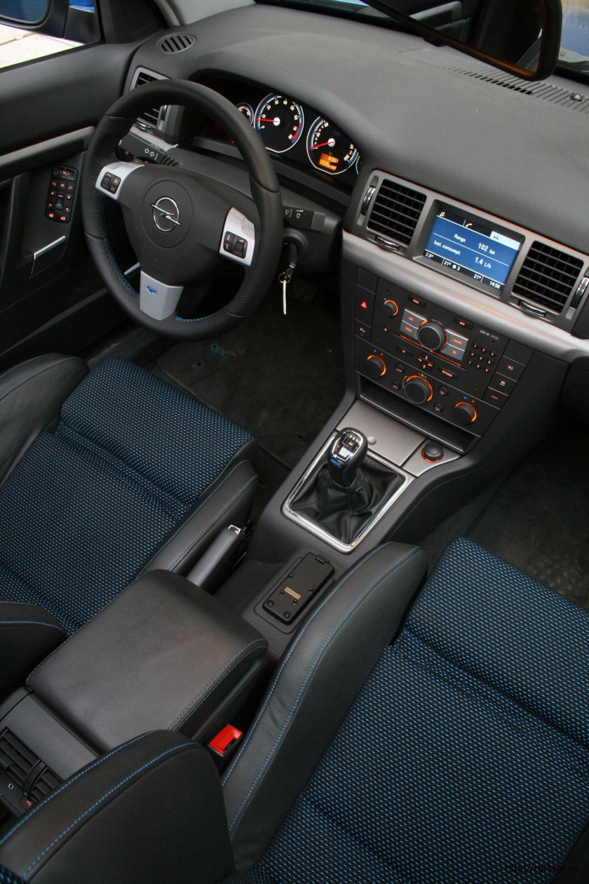 Опель Вектра 2007 салон