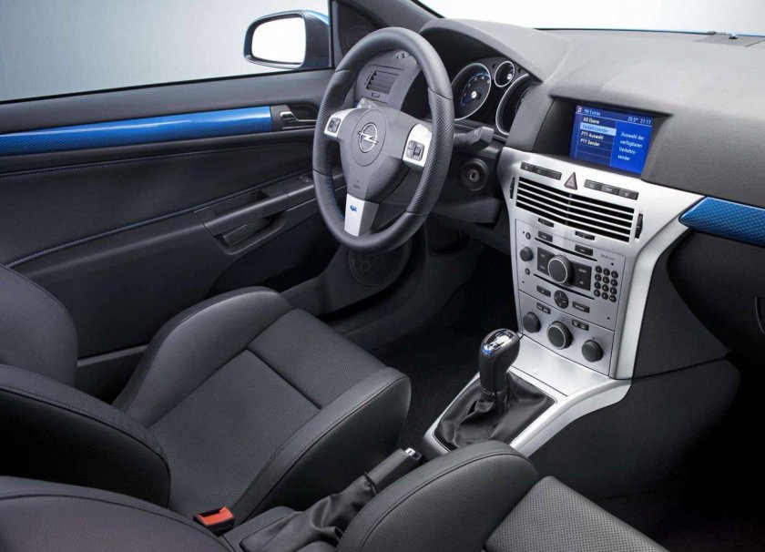 Opel Astra h 2005 салон