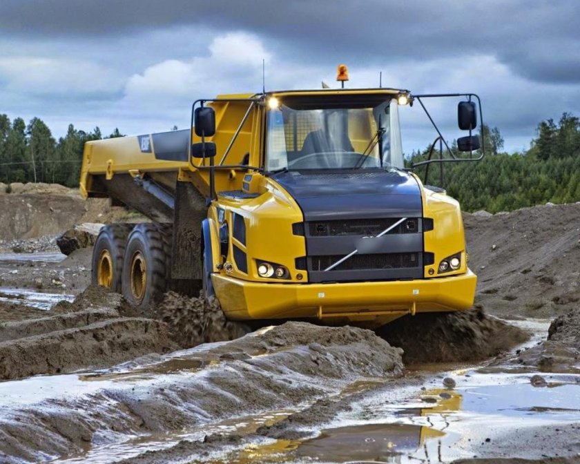 Сочлененные самосвалы Volvo 30