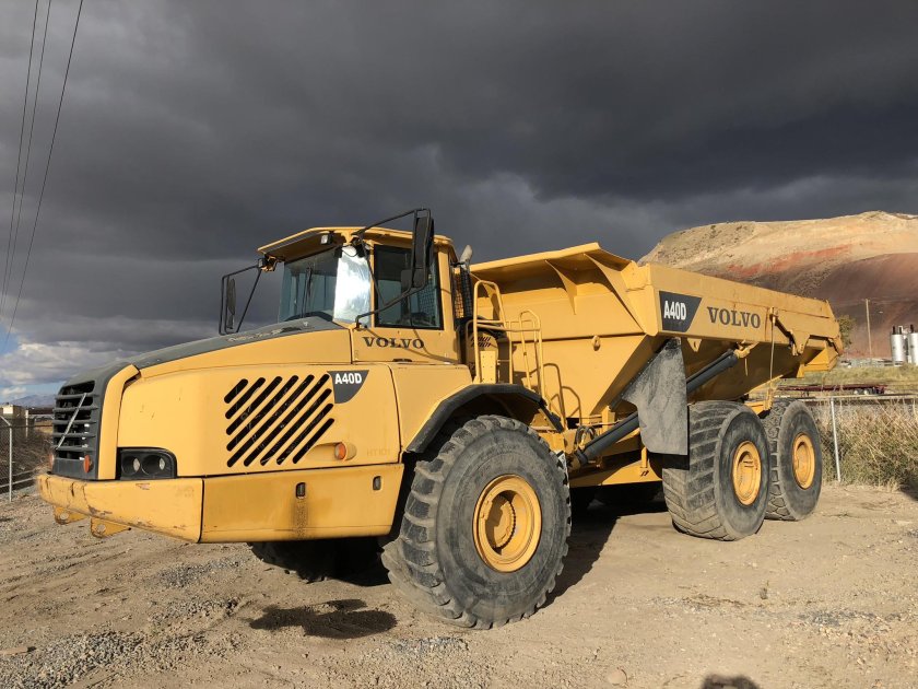 Карьерный самосвал Вольво а-40