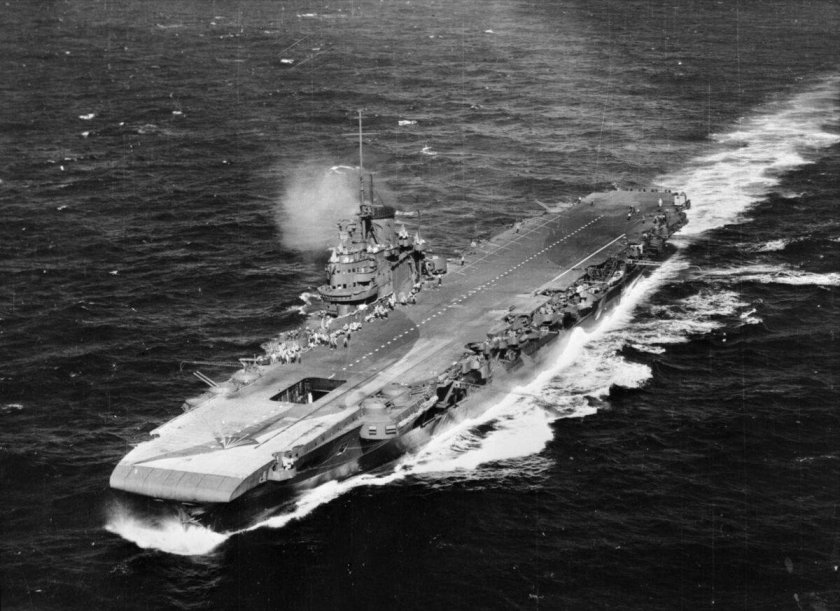Авианосец HMS Victorious