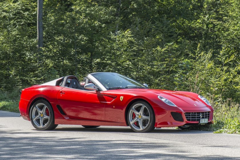 Феррари sa aperta