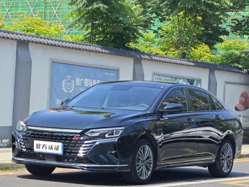 Автомобиль dongfeng