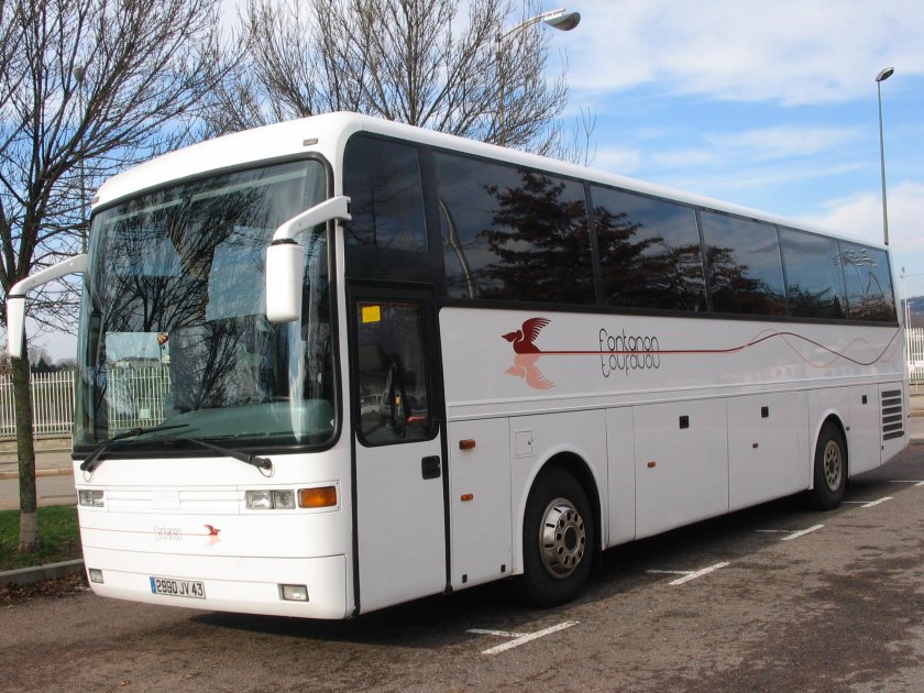 EOS 100 автобус