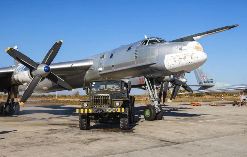 Бомбардировщик ту-95мс