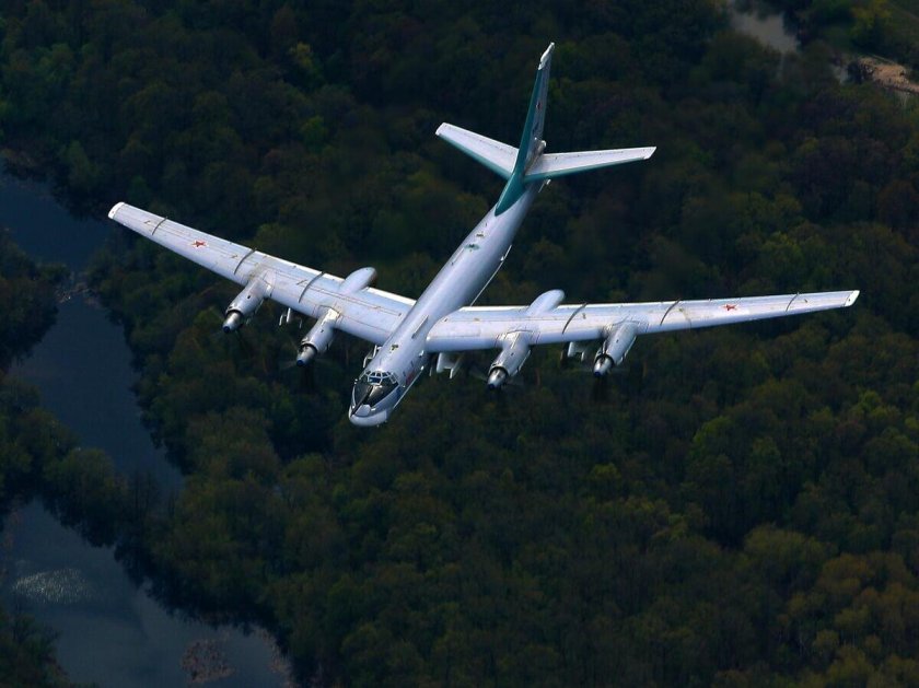 Бомбардировщик ту-95мс