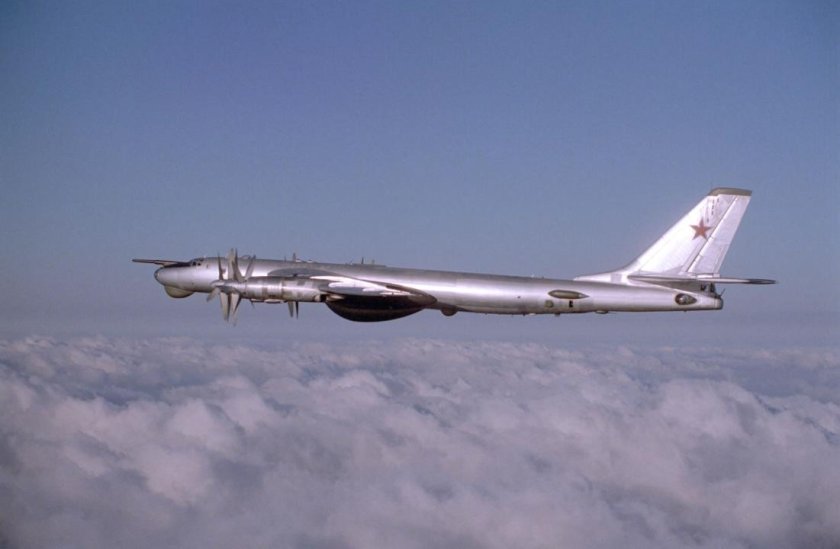 Стратегический бомбардировщик ту-95мс