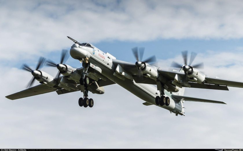 Бомбардировщик ту-95мс