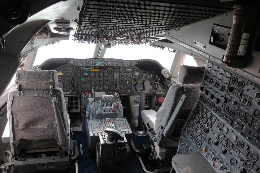 Boeing 747-100 кабина