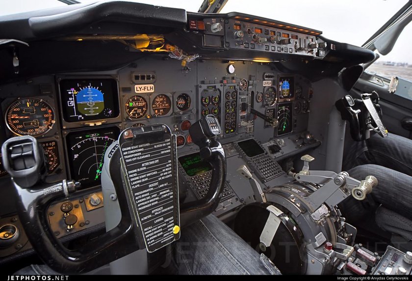 Boeing 737 Classic кабина