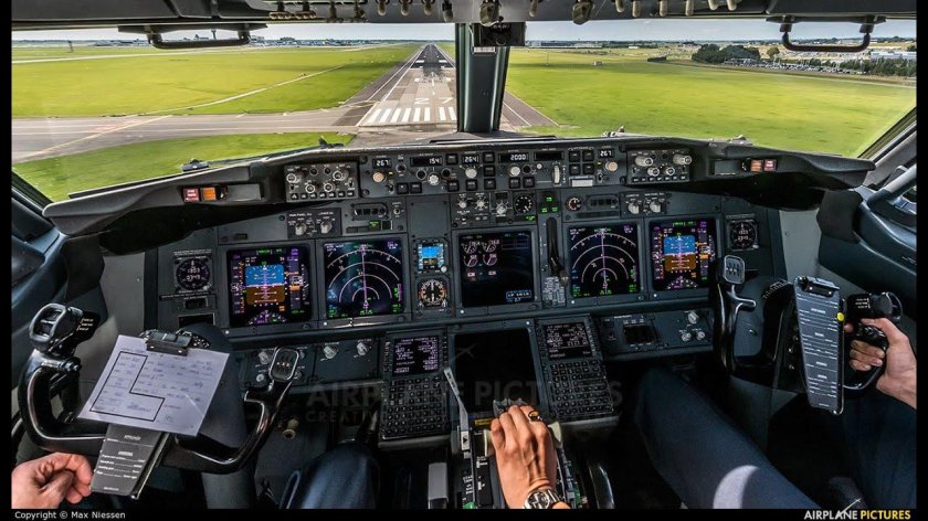 Боинг 737-800 кабина пилотов