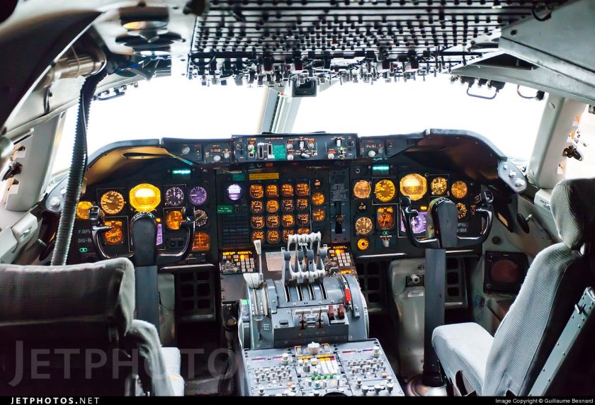 Боинг 747 200 кабина