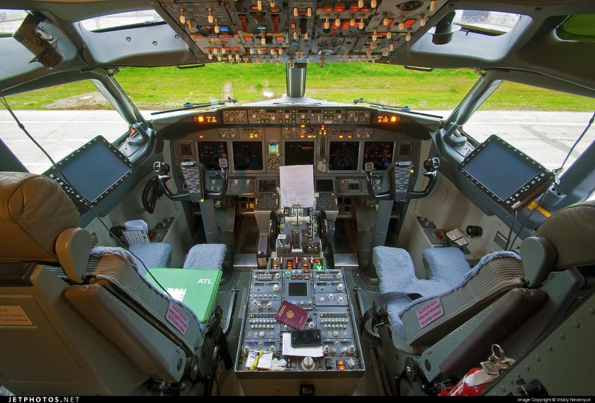 Боинг 737 кабина