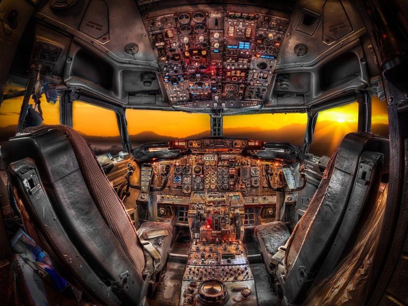 737-200 Кабина