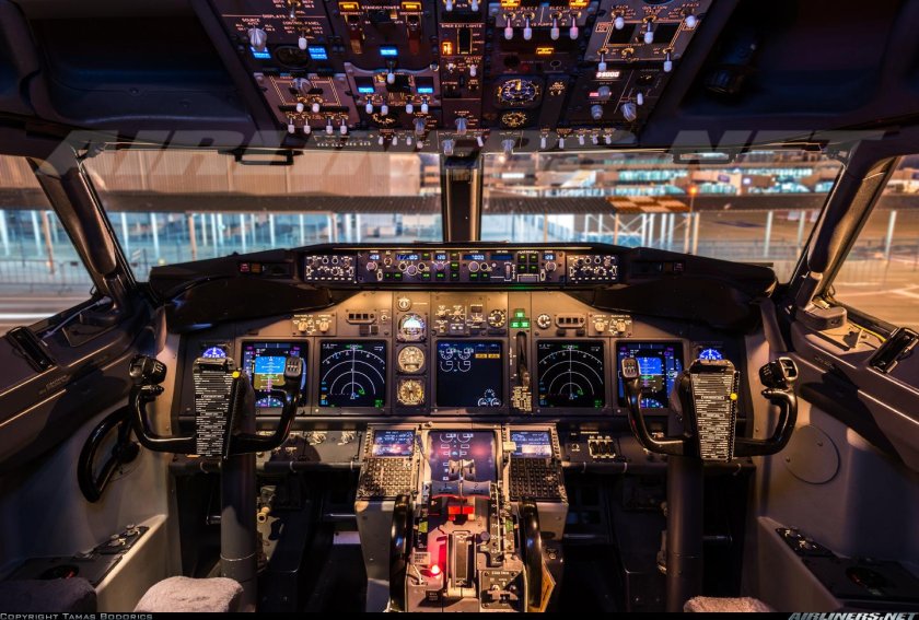 Боинг 737-700 кабина