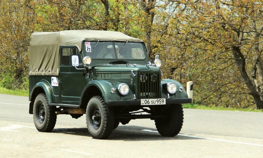 ГАЗ 69 белый