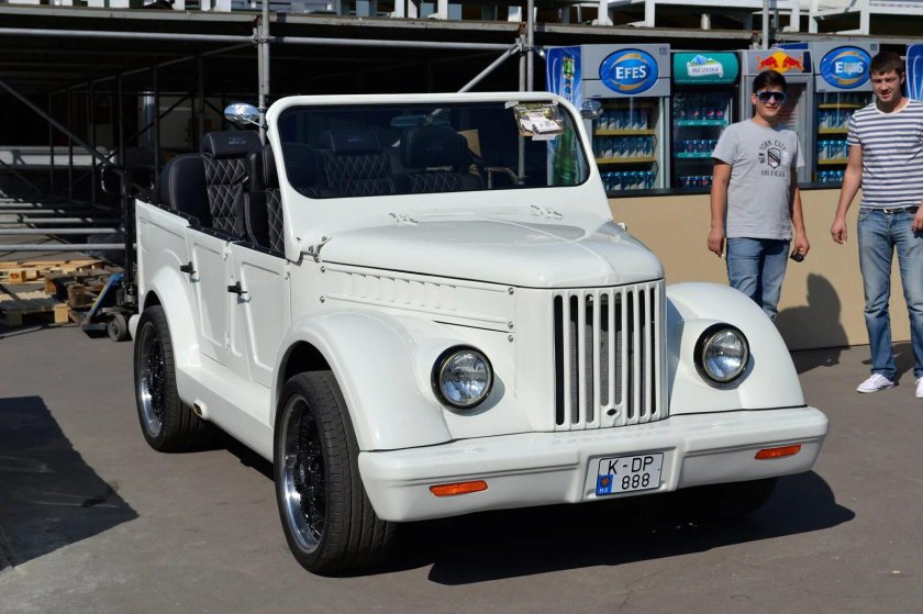 ГАЗ 69 белый