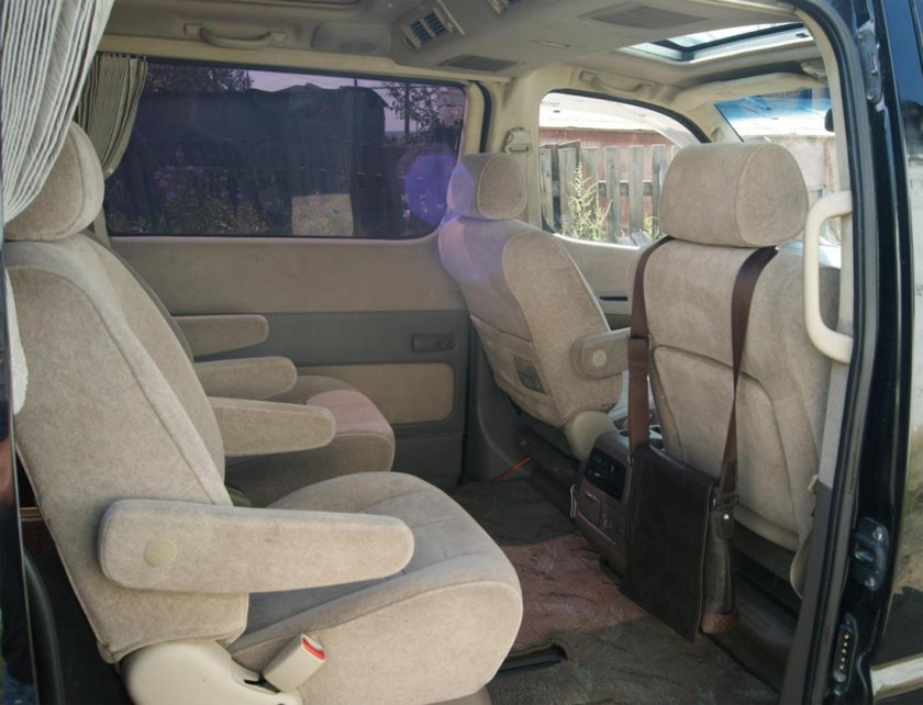 Toyota Hiace Regius 2001 салон