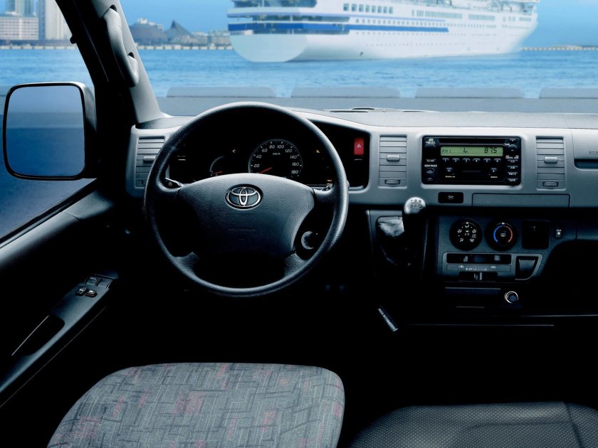 Тойота Хайс h200 салон