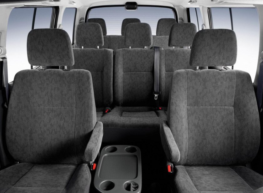 Toyota Hiace 2006 салон
