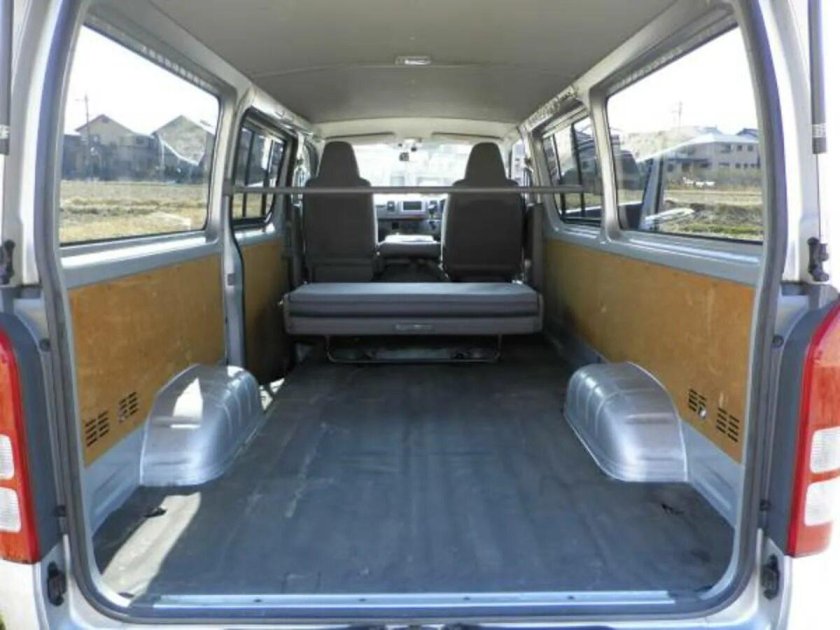 Toyota Regius Ace 2002 салон