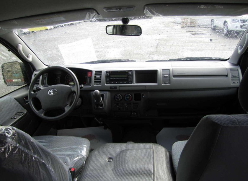 Toyota Hiace 2010 салон