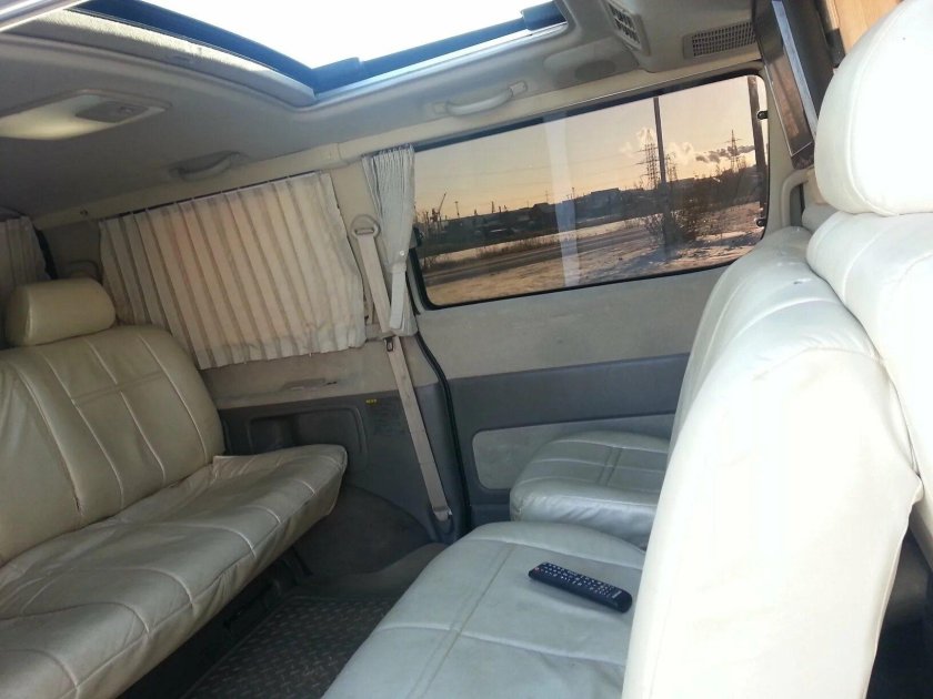Toyota Grand Hiace салон