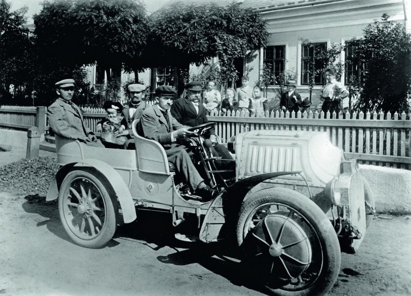 Lohner-Porsche гибридный автомобиль