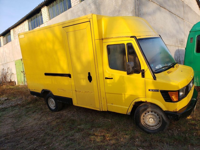 Mercedes 308d почтовик