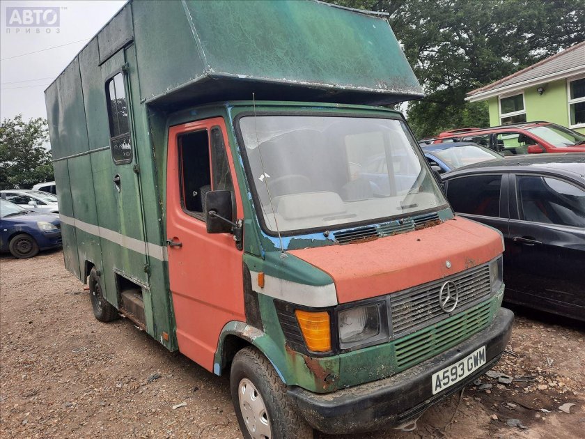 Мерседес 208