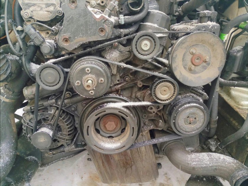 Мерседес 308д помпа