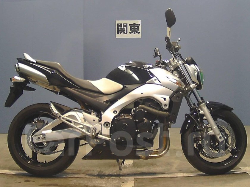 Мотоцикл Сузуки ГСР 400