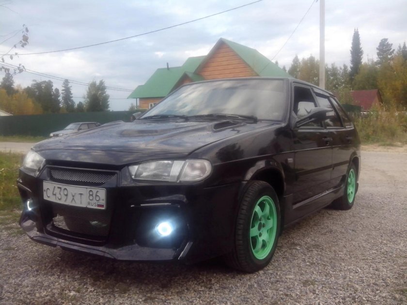 Капот я робот на ВАЗ 2114