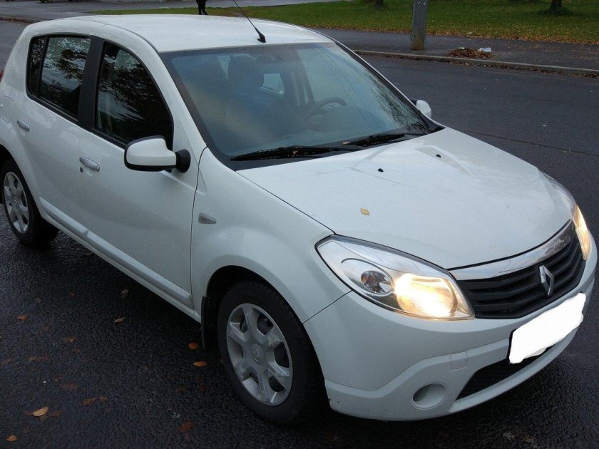 Рено Сандеро 1 белый