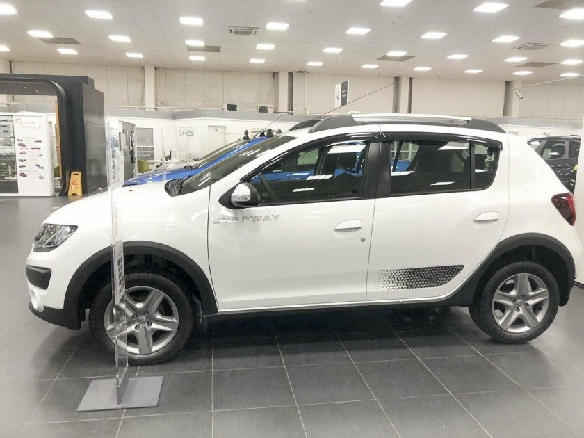 Renault Sandero Stepway белый
